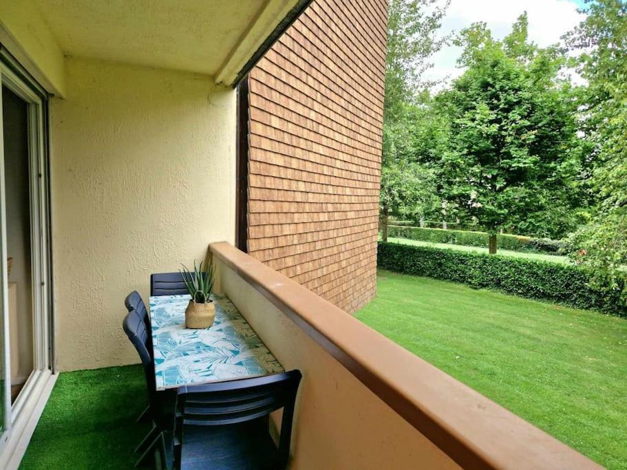 Joli Avec Balcon